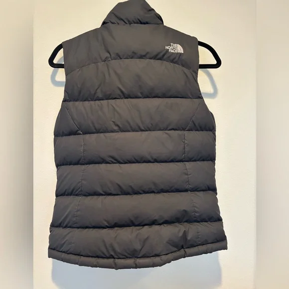 The North Face Women's Black Puffer Vest - Picture 2 of 7